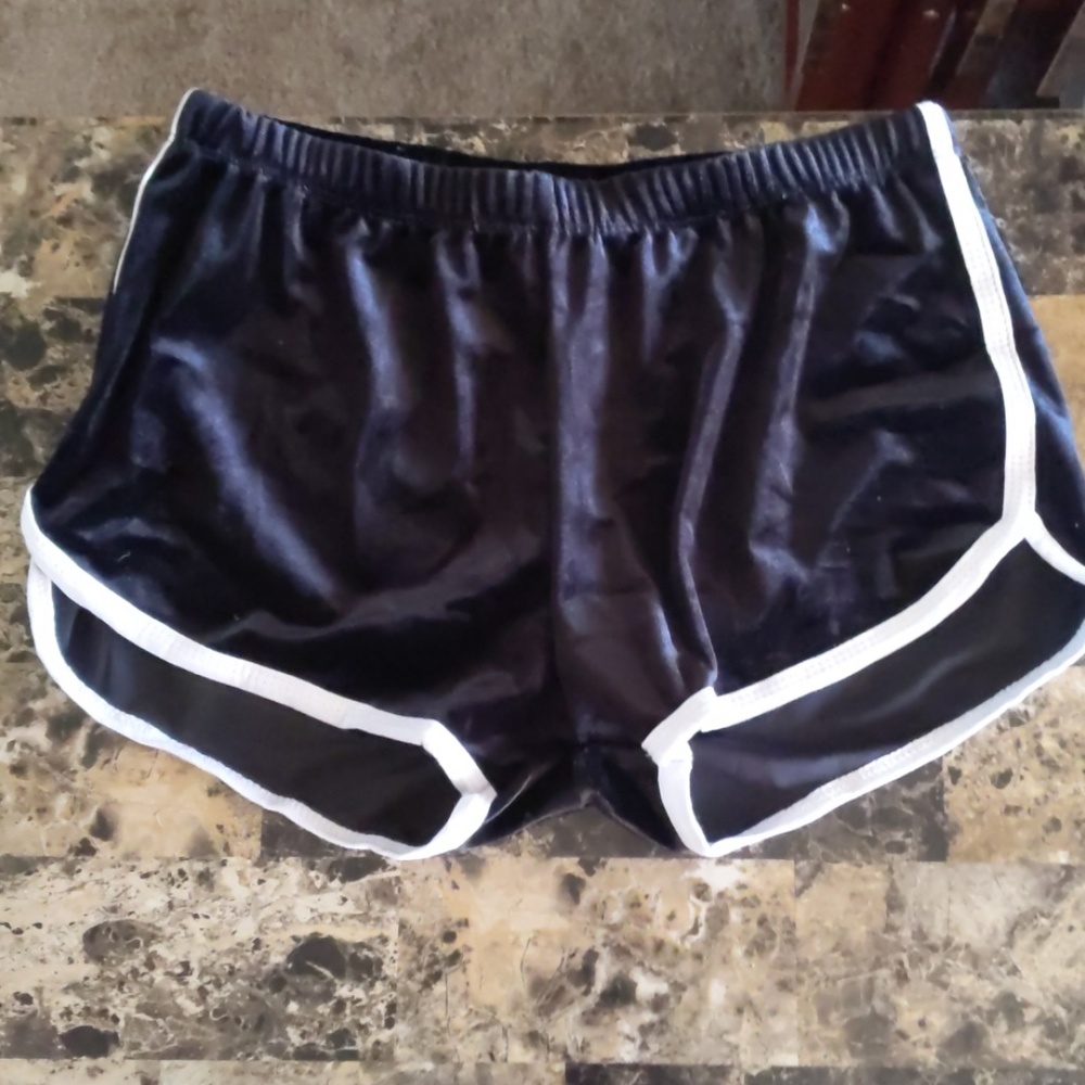 Small velvet shorts